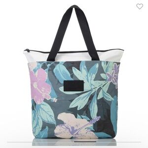 Aloha Collection Pau Hana Day Tripper Tote